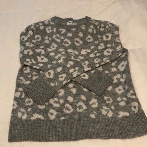 Old Navy long sleeve pullover sweater